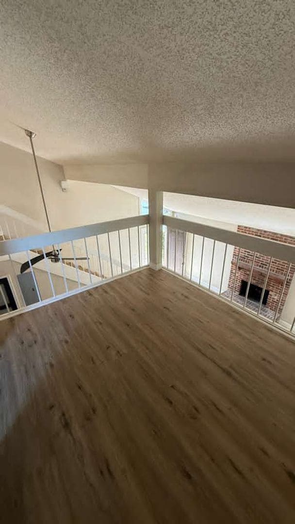 Building Photo - FIRST MONTH FREE -  Beautiful remodeled 2 ...