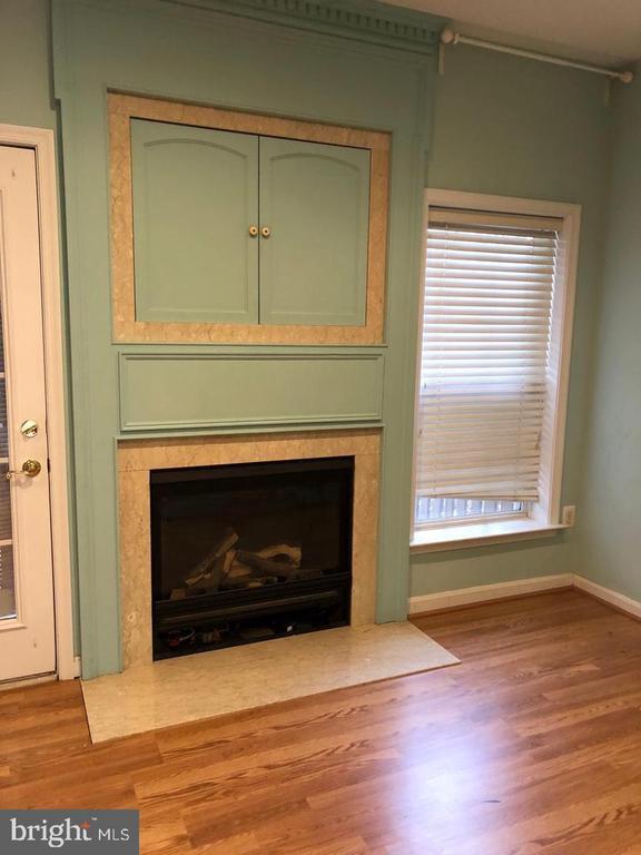 Building Photo - 8077 Sebon Dr