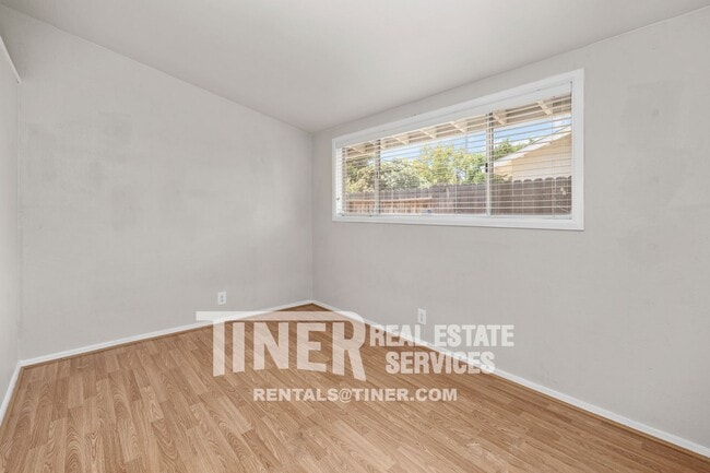 Building Photo - 8968 Talisman Dr