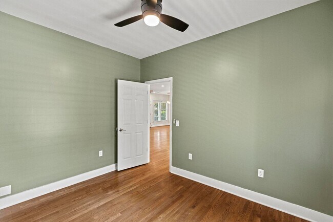 Building Photo - Large Leland Home for rent with Fenced Back Yard!