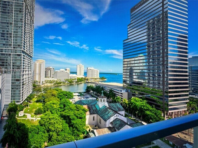 Building Photo - 500 Brickell Ave