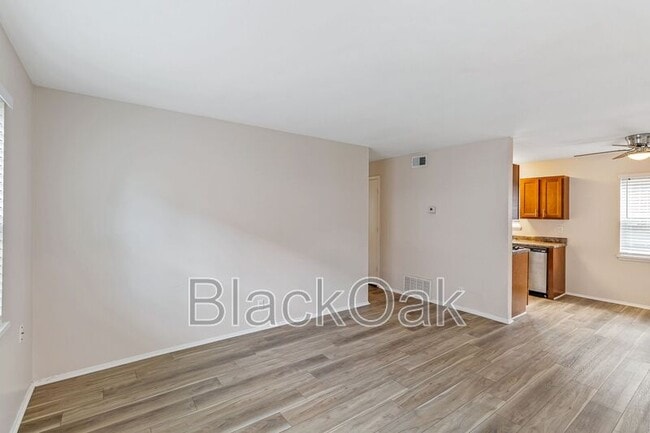 Building Photo - 632 E Kentucky St