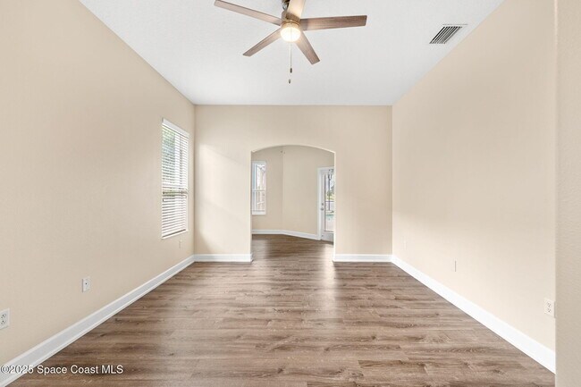 Building Photo - 3650 Chardonnay Dr