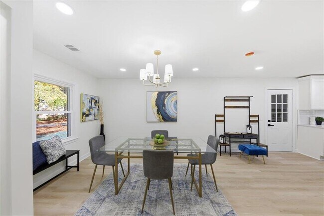 Building Photo - 3488 Richmond Dr SE