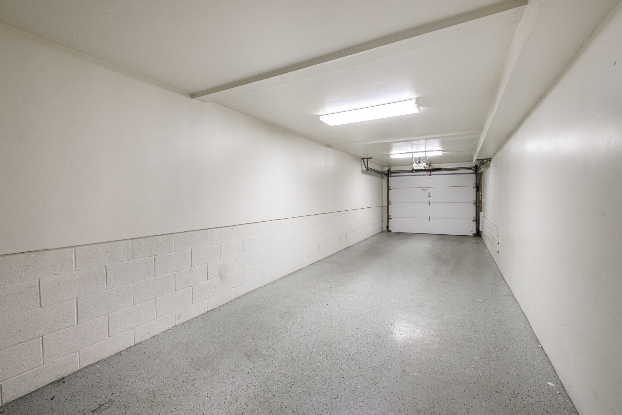 Building Photo - 732 Jersey Ct