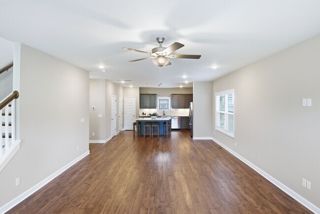 Building Photo - 632 Parkvue Pl Dr
