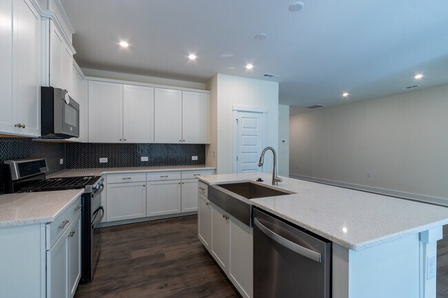 Building Photo - 493 Clark Creek Ln