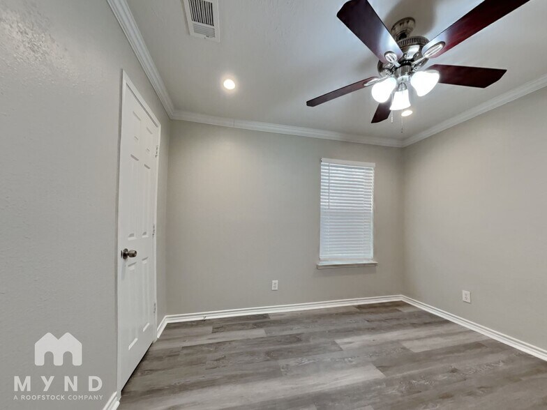 Building Photo - 32215 Archer Park