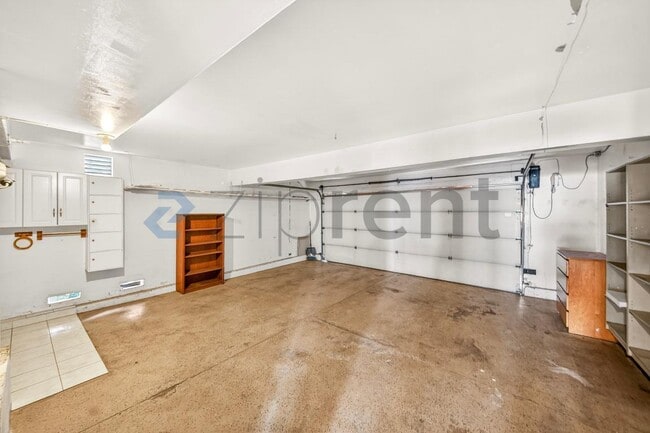 Building Photo - 6637 Alberta Pl