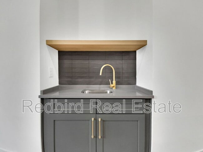 Building Photo - 2048 McKinley St