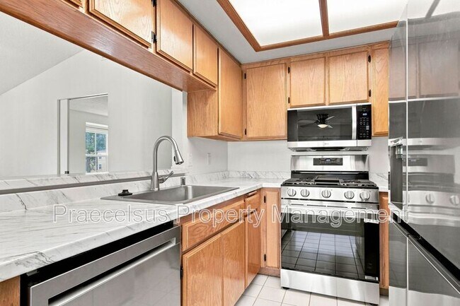Building Photo - 787 Brookstone Rd