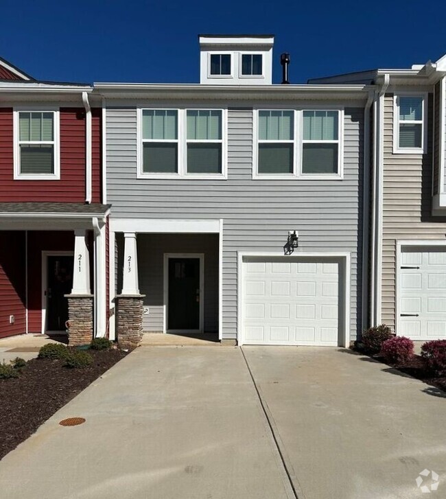 Building Photo - Beautiful Three Bedroom Townhome for Rent ...