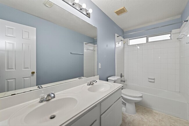 Building Photo - 16642 Chinn Ridge Ln