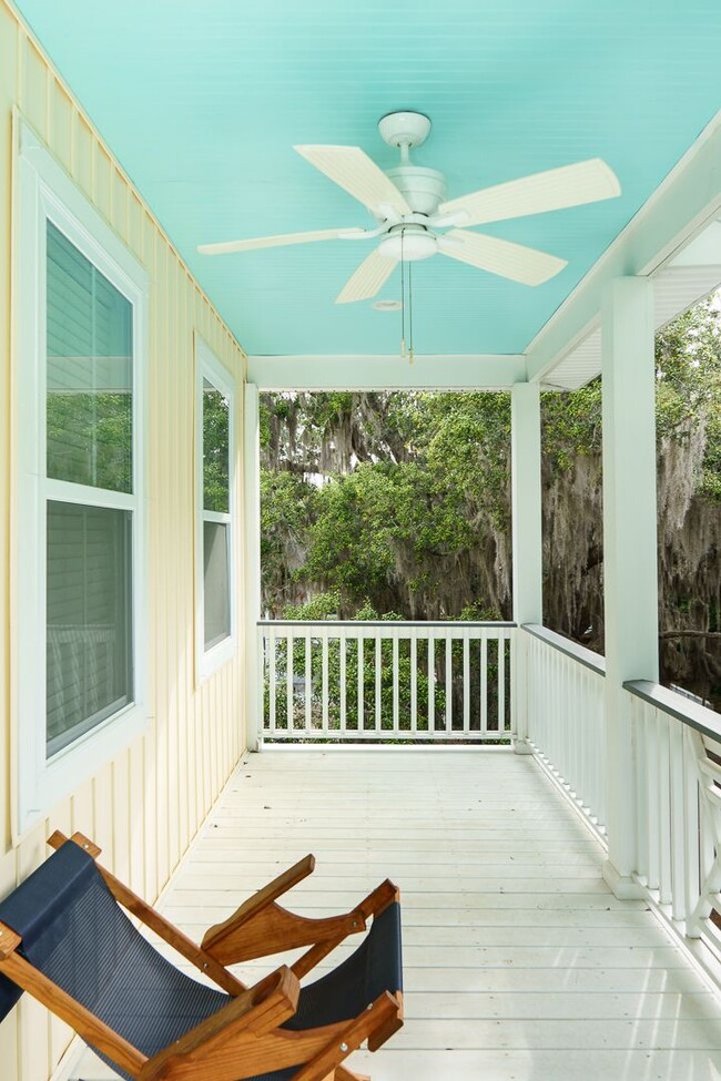 Building Photo - Four Bedroom Home on Ladies Island