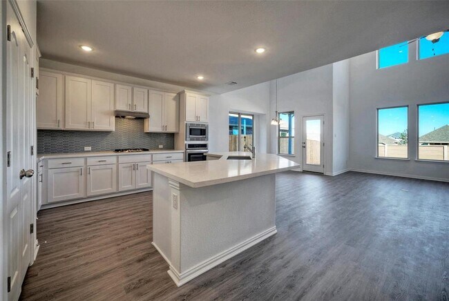 Building Photo - 2428 Demorse Dr