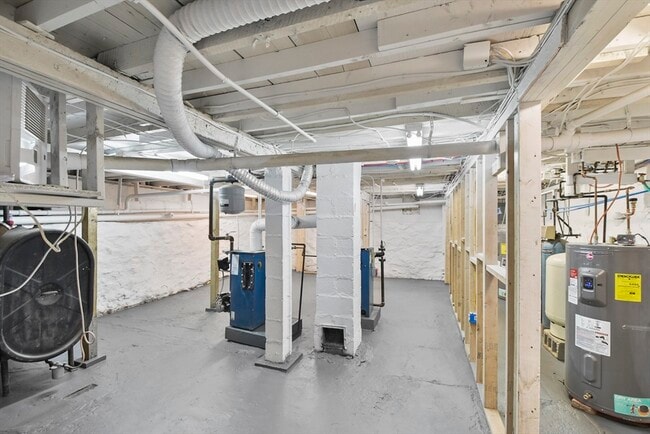 Building Photo - 515 Winthrop St