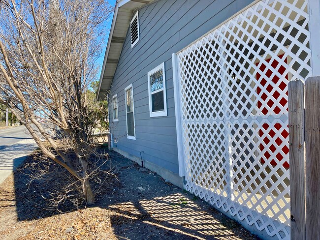 Building Photo - Edgebrook