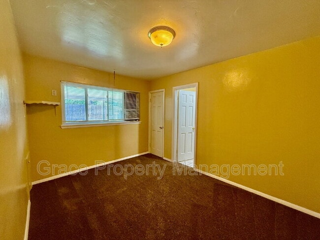 Building Photo - 9080 Russell Way