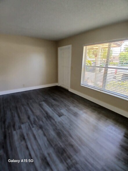 Building Photo - 4117 Riverside Dr