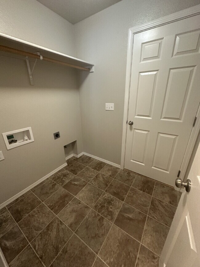Building Photo - Charming Nampa Studio Retreat: Cozy and Co...