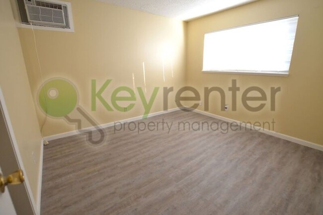 Building Photo - 9826 Libra Ave