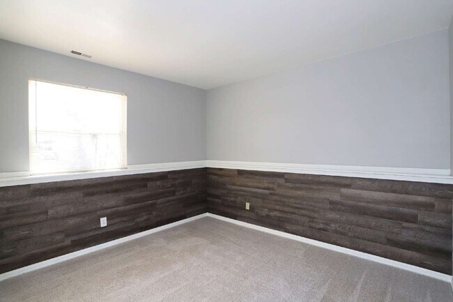 Building Photo - Spacious 4-Bedroom Home with Open Concept Living, Mountain Views & Fenced Yard