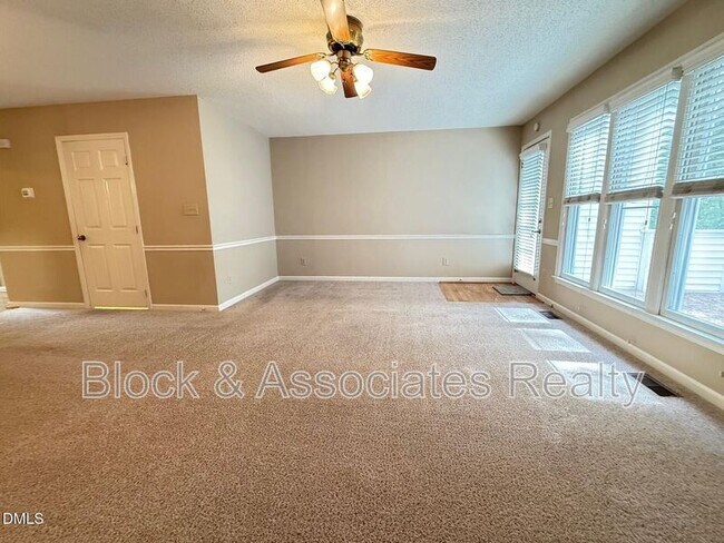 Building Photo - 120 Greenmont Ln