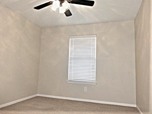 Building Photo - 2713 Sandberry Dr