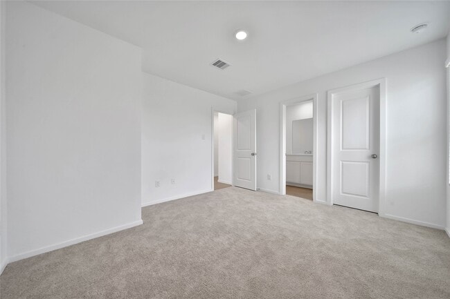 Building Photo - 16510 Ithaca Pheasant Dr