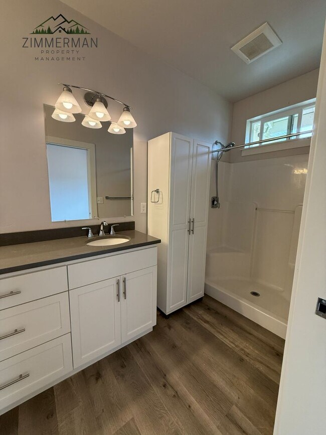 Building Photo - Beautiful 3 bed Home in Lowell