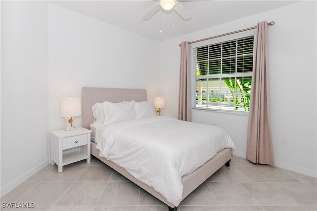 Building Photo - 15345 Grn Acrs Ave