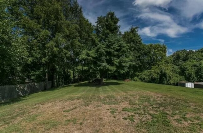 Building Photo - 1702 Schobert Dr