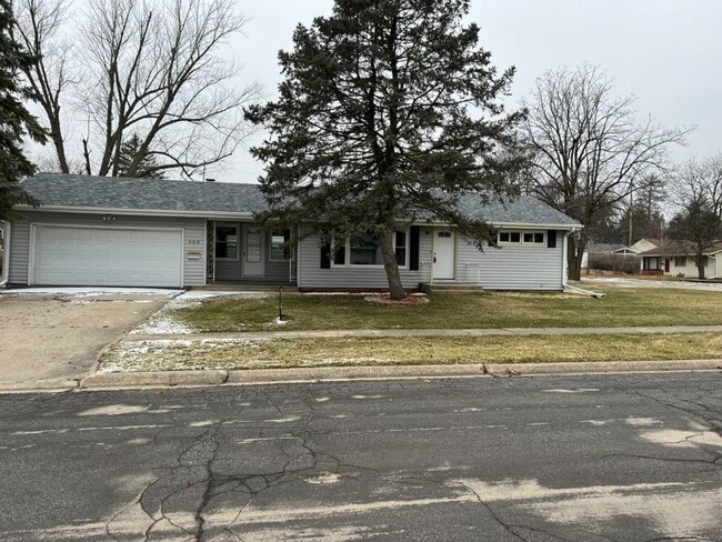 Building Photo - 908 S Bauch Ave