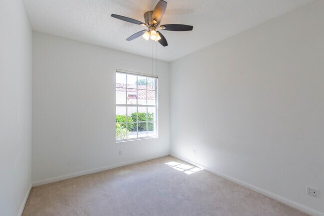 Building Photo - 179 E Tall Oaks Cir