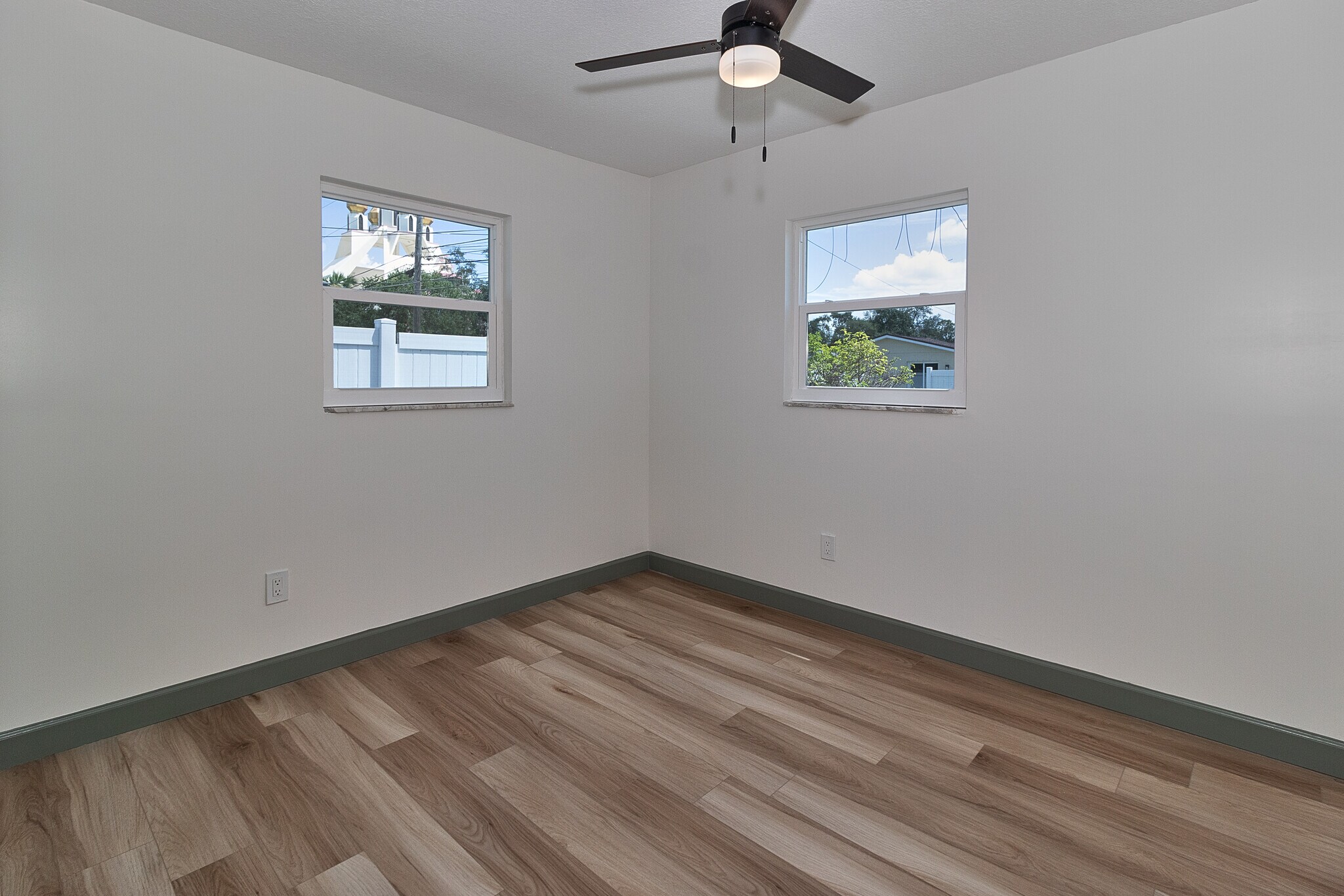 Building Photo - 508 91st Ave N