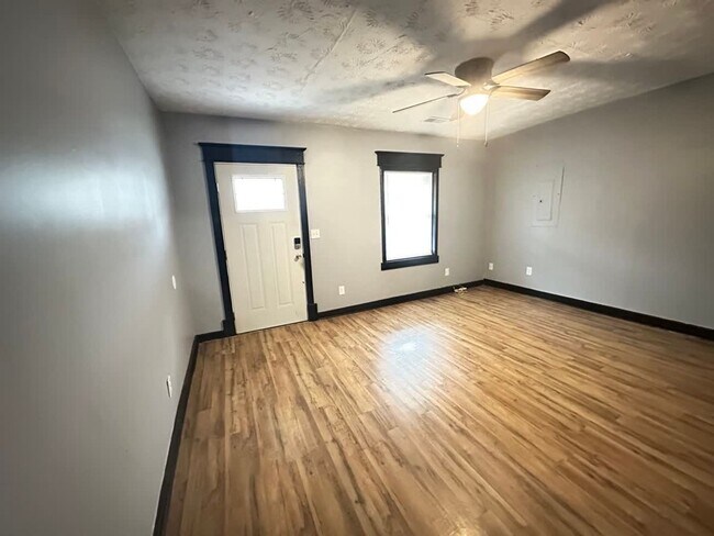 Building Photo - 268 E Loudon Ave