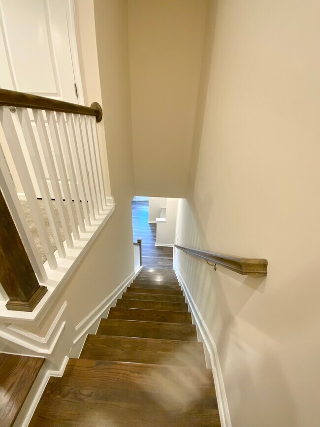 Building Photo - 836 Falls Grove Trl