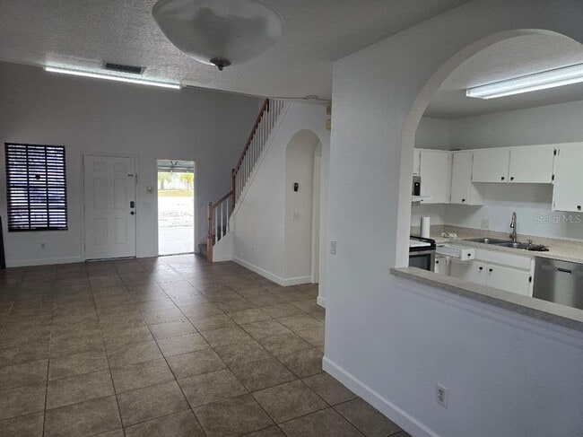 Building Photo - 18002 Birdwater Dr