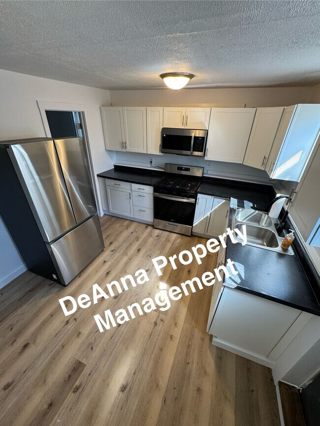 Building Photo - 3 Bedroom Single Home Lorain, Oh