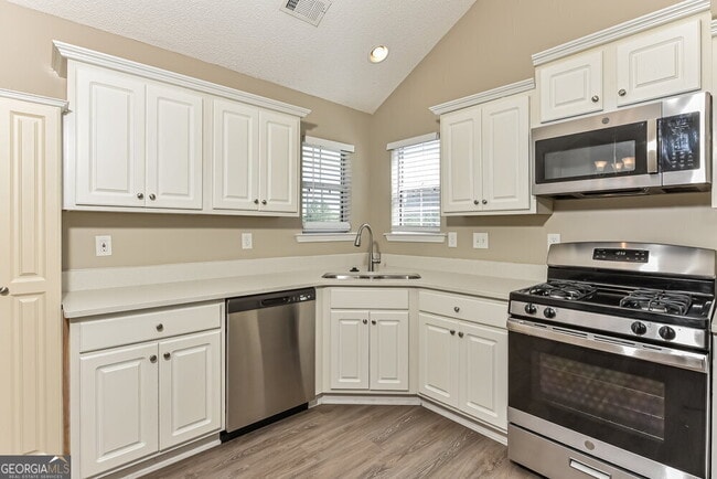 Building Photo - 554 Ransom Way
