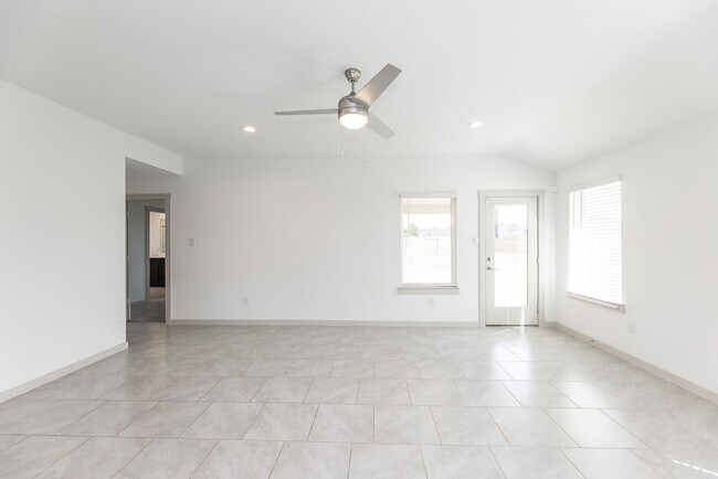 Building Photo - 28902 Yukon River Ct