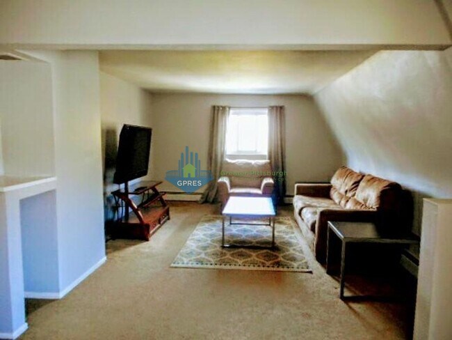 Building Photo - 2-bedroom 1st floor apartment for rent in Oakmont