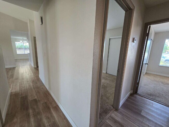 Building Photo - 6413 Sterling Springs Pkwy