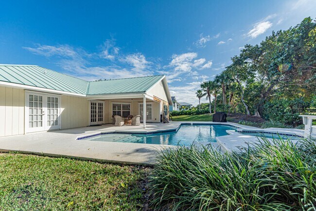 Building Photo - 2225 Silver Sands Ct