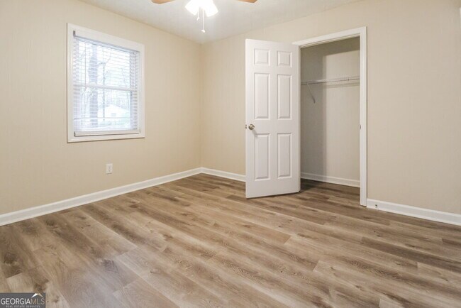 Building Photo - 3210 Fescue Cir