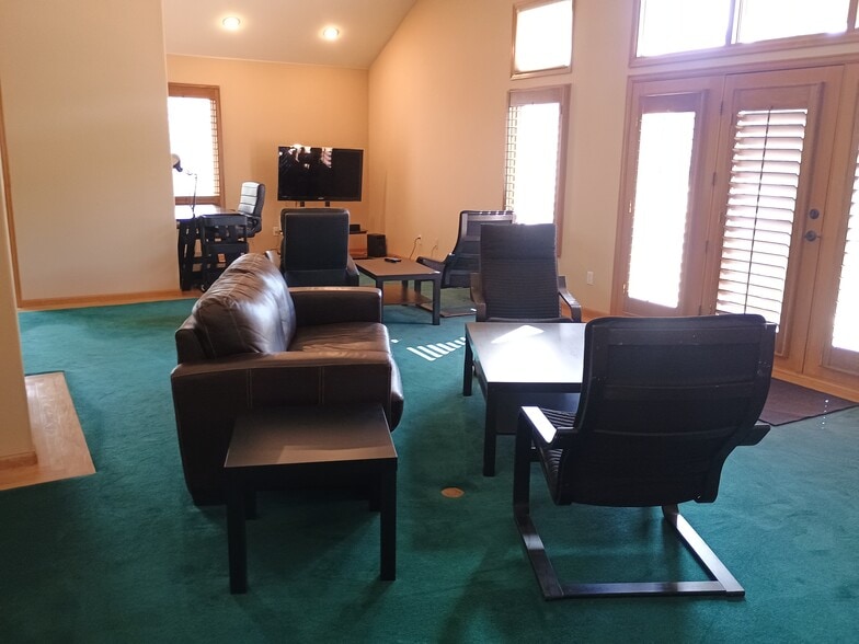 Building Photo - 23684 Pondview Plz