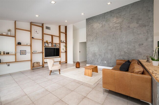 Building Photo - 511 SW 168th Ave