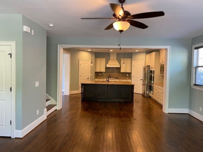 Building Photo - 1352 Legendary Ln