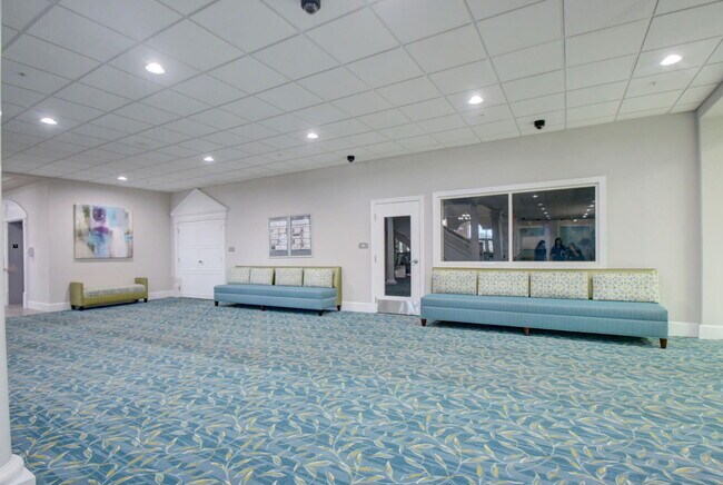 Building Photo - 102 Waterford D