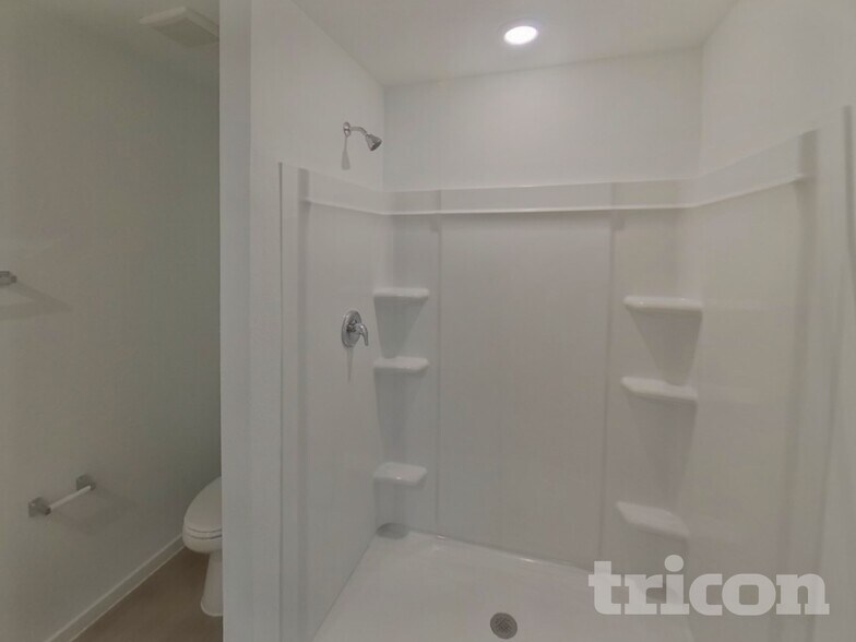 Building Photo - 807 Ponderosa Ln